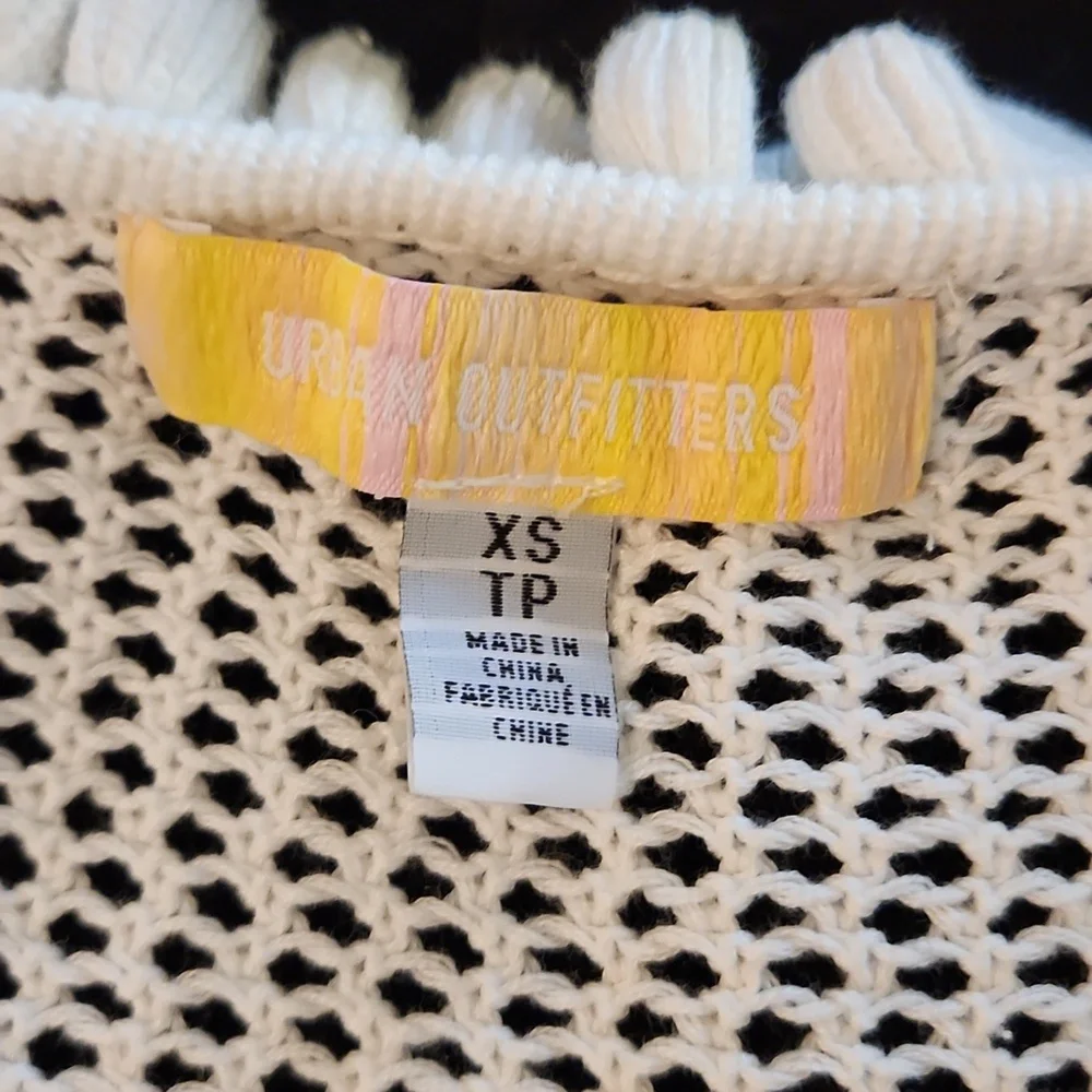 Bundle- 4 Sweet Outfit Pieces - Picture 10 of 16